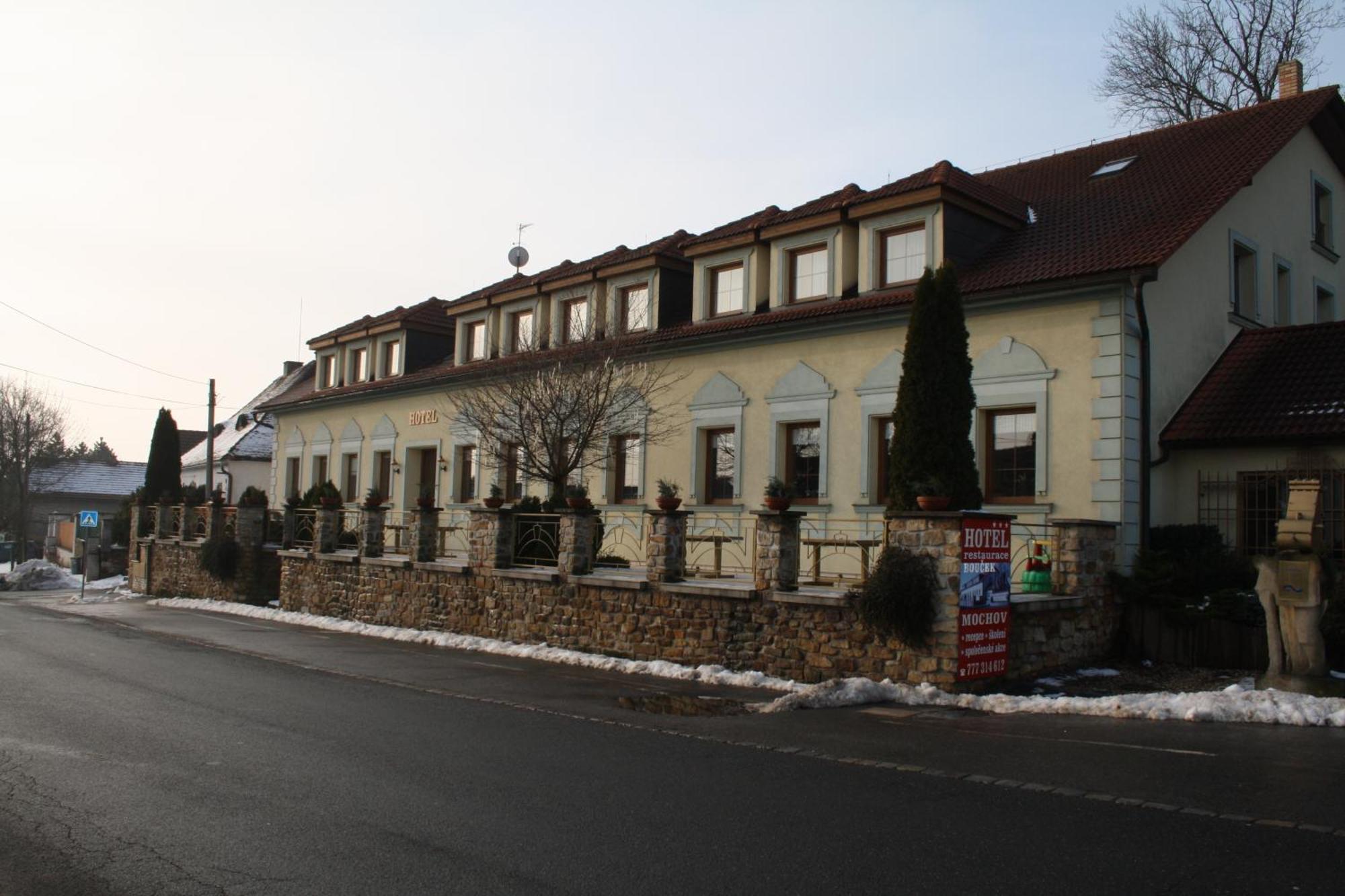 Hotel Boucek Mochov Exterior foto